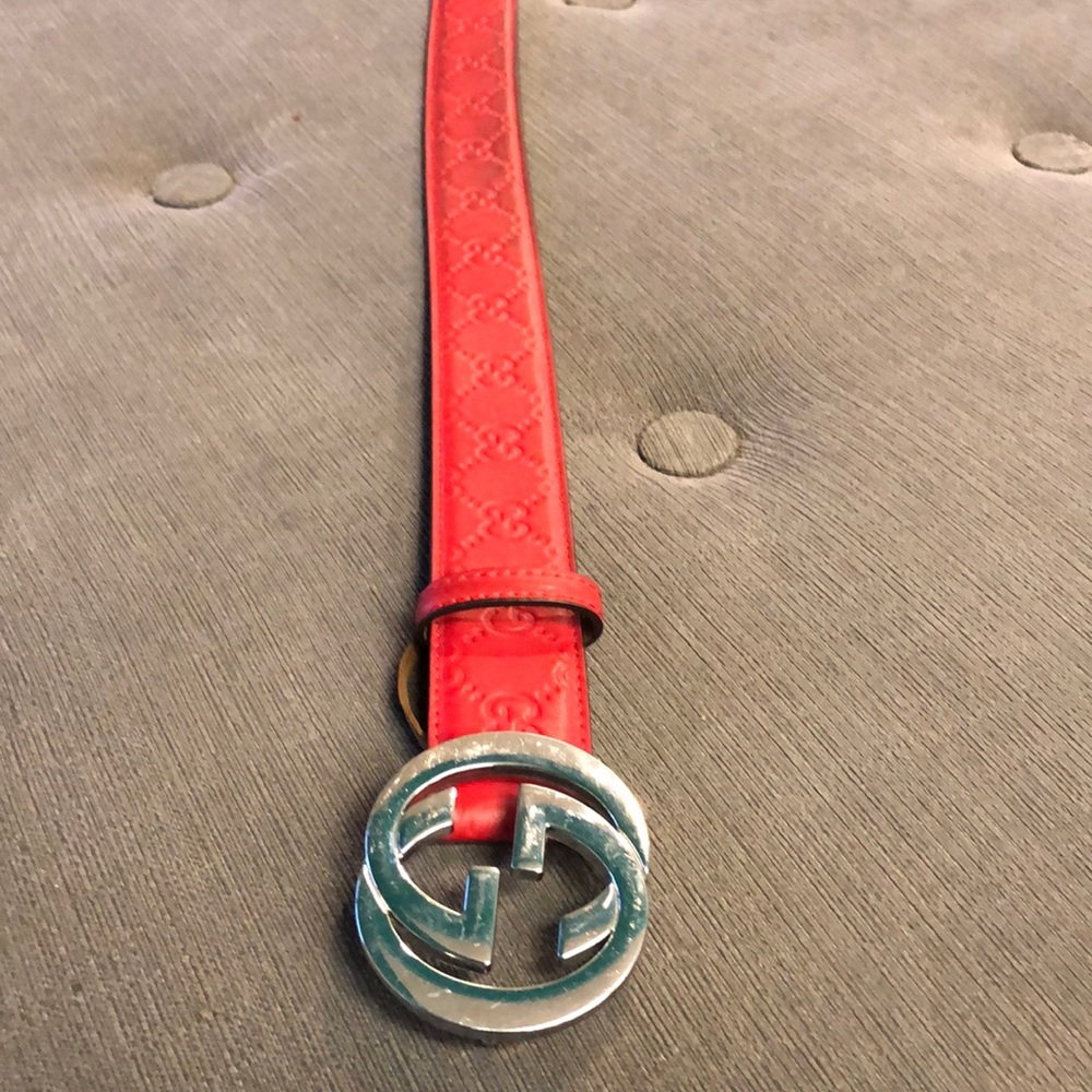 RED GUCCI BELT